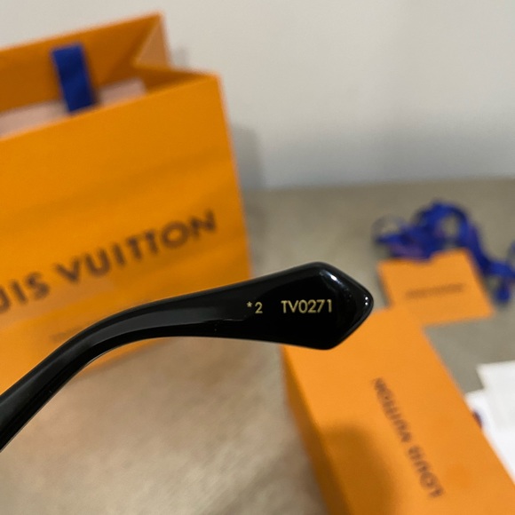 **SOLD**Louis Vuitton Cyclone unisex sunglasses Z1578W - Picture 15 of 15